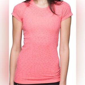 Lululemon Swiftly Tech Short Sleeve size 2